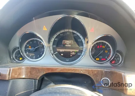 2013 Mercedes-Benz E 350 4Matic z USA, uszkodzony, nr VIN WDDHF8JB7DA679318